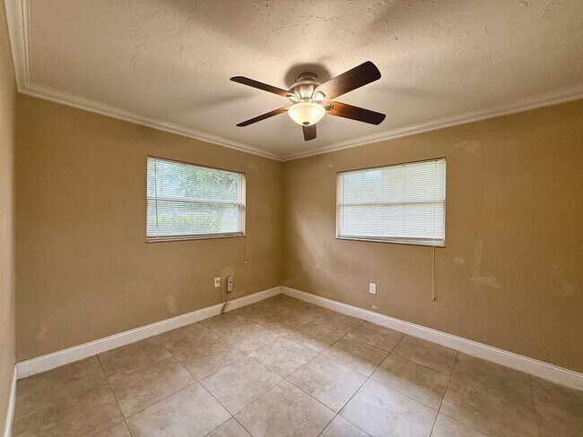Building Photo - Sarasota Springs Gem - 3 Bedroom Plus Den ...
