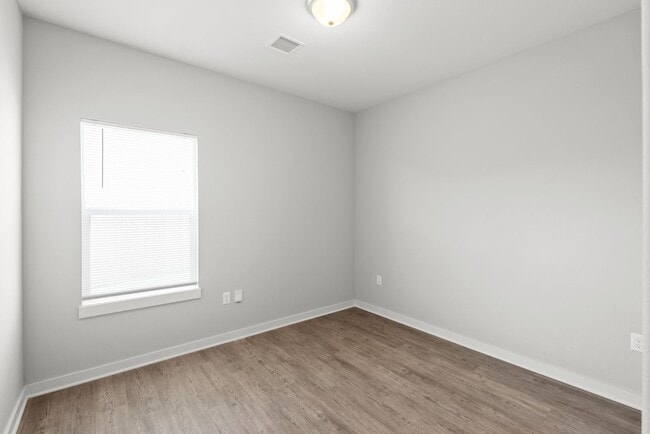 Building Photo - 3619 W 45th St S