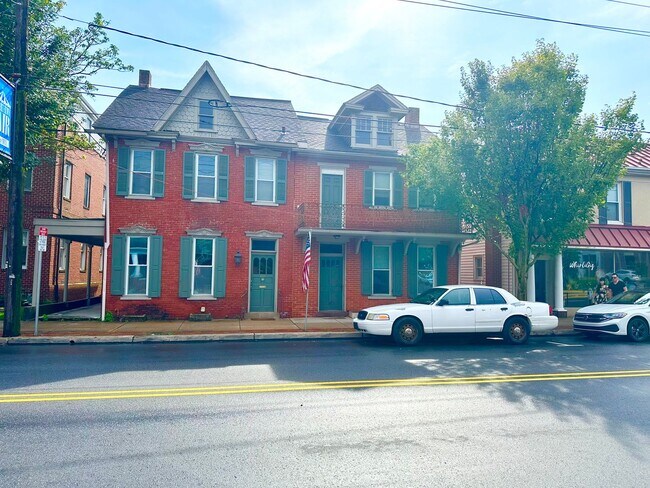 Building Photo - 216 S Market St