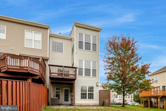 Building Photo - 43787 Tattinger Terrace