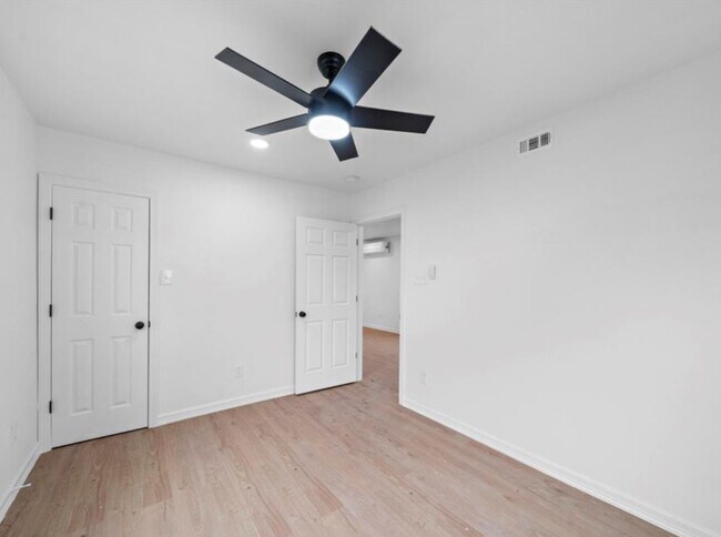 Building Photo - 3521 McIlhenny St