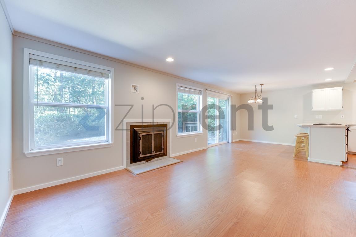 Building Photo - Unit n/a