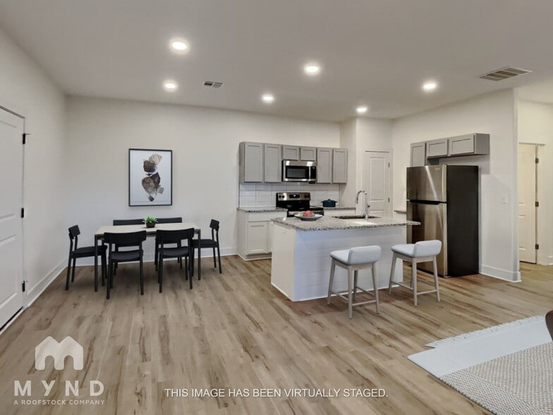 Building Photo - 5812 E Bristol Cir