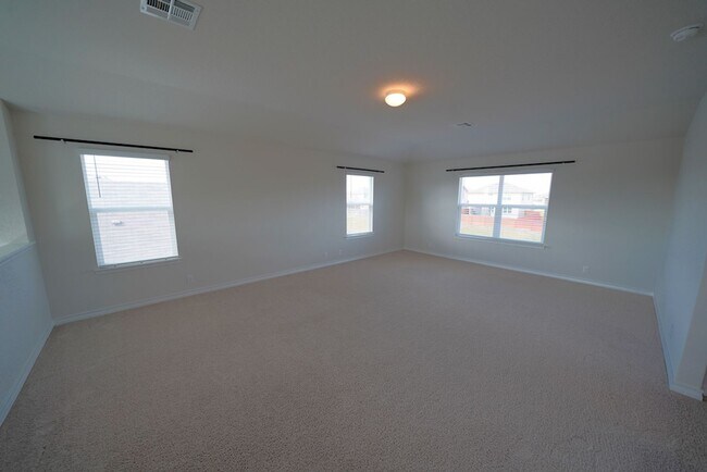 Building Photo - Like New Home in Red River Ranch (Cibolo) - Realtor Commission: $500