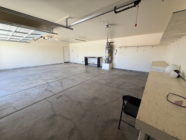 Building Photo - Beautiful Home In Apple Valley Vineyards-4...