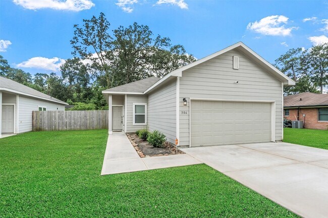 Building Photo - 306 Helen St