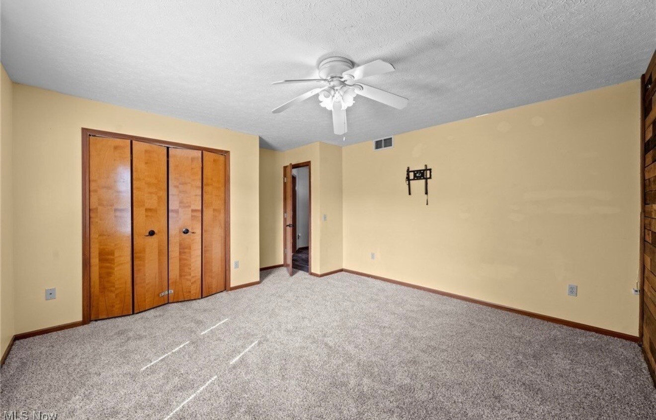 Building Photo - 430 Charleton Dr