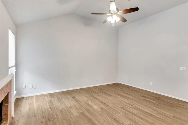 Building Photo - 15 White Bark Pl