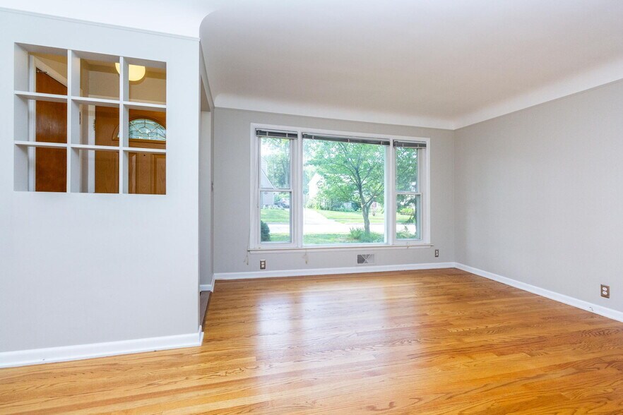 Building Photo - 1016 Lawndale Dr