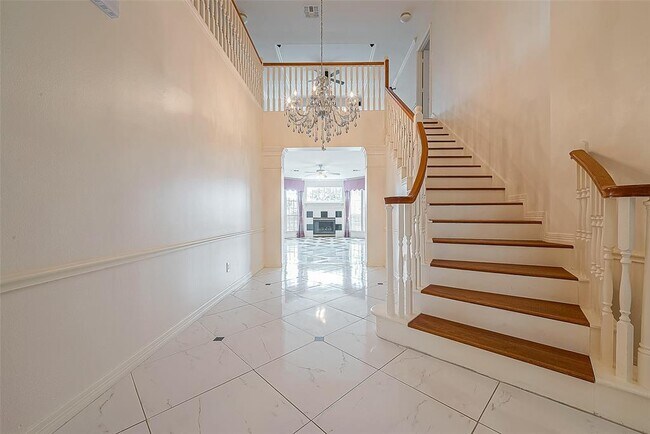 Building Photo - 1914 Rosebay Ct