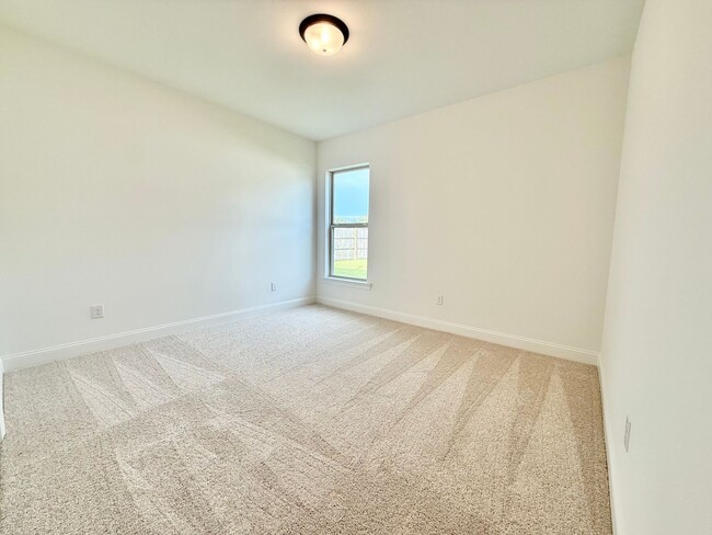 Building Photo - Home For Lease
