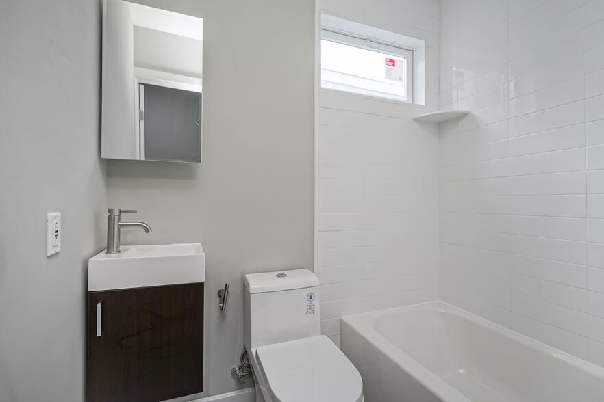 Building Photo - 1918 Pierce St