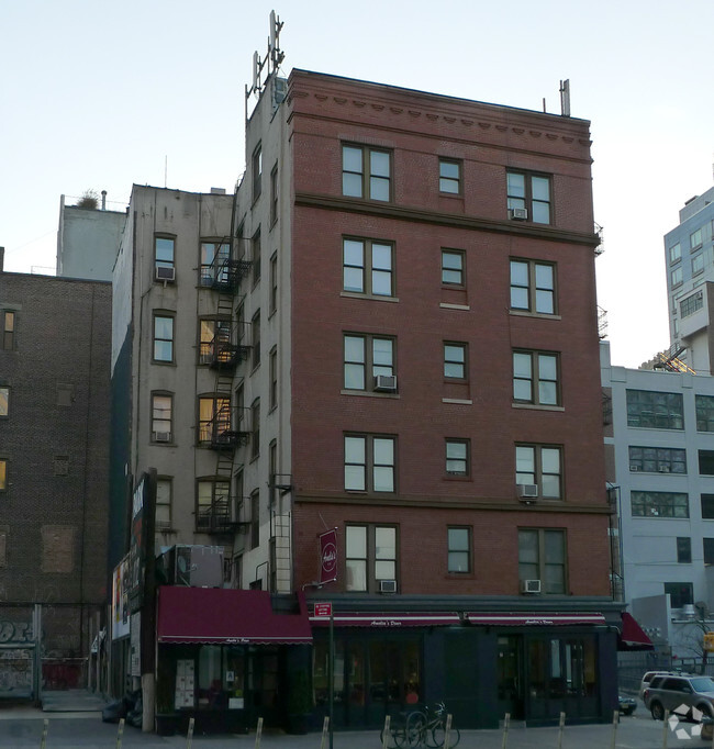 110 Varick St - 558 Broome St