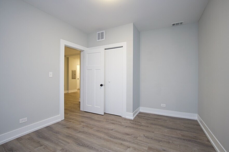 Building Photo - 1128 Maple Ave