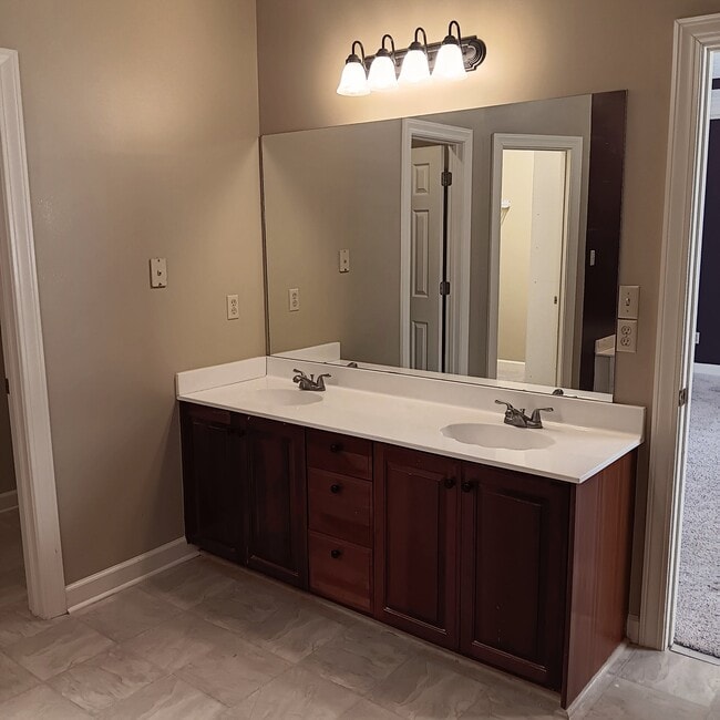 Building Photo - 62 Sommersby Dr