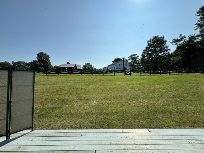 Building Photo - 36 Bayley Dr