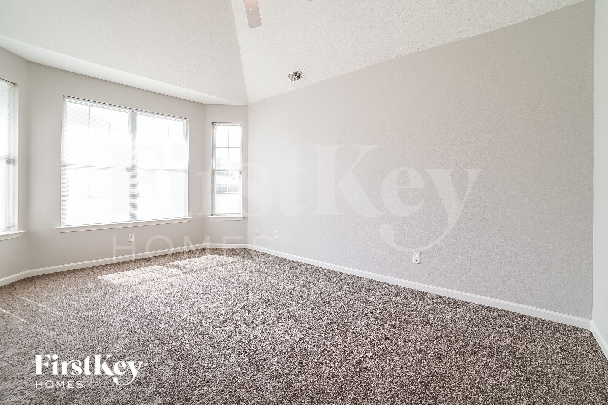 Building Photo - 5515 Southern Peake Dr