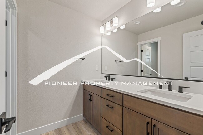 Building Photo - Breathtaking Pikes Peak Views in Desirable Wolf Ranch - 4 bedroom, 3 Full Bath, Office and Loft, ...