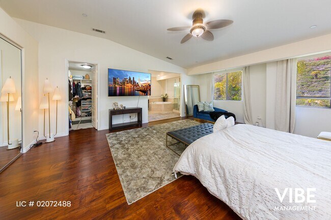 Building Photo - Gated Community-Lynn Oaks Estates Pool Hom...
