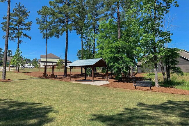 Building Photo - 2036 Warbler Dr