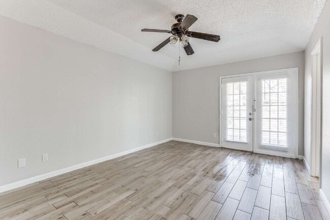 Building Photo - Easy Access to Highways with this 3BR in Arlington