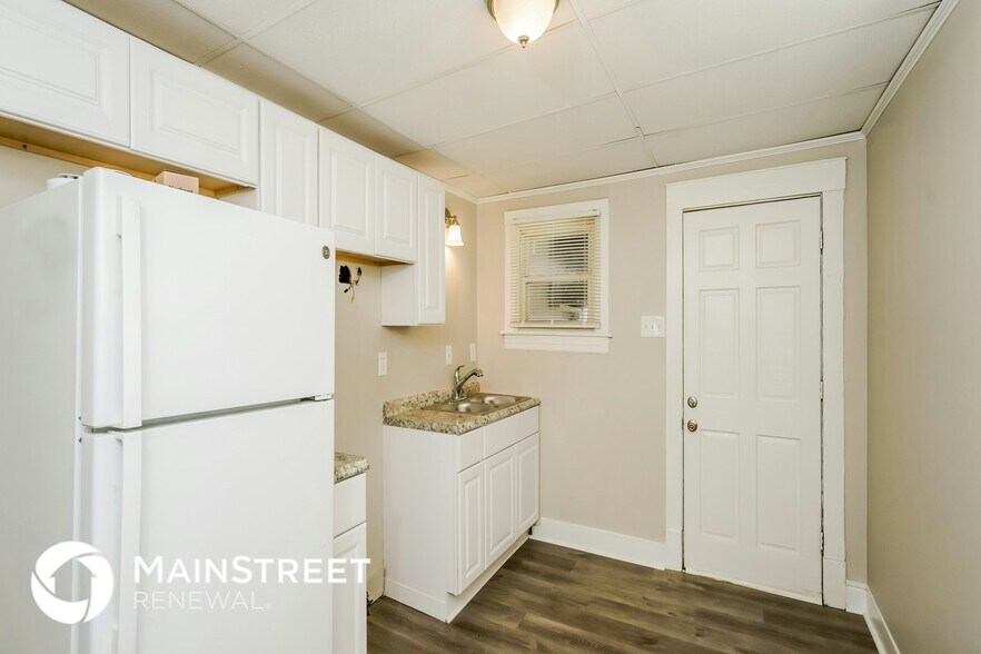 Building Photo - 409 S 39th St