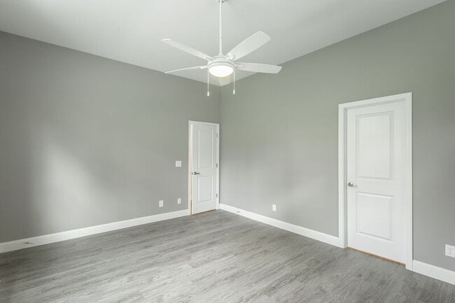 Building Photo - 549 Strong Ave