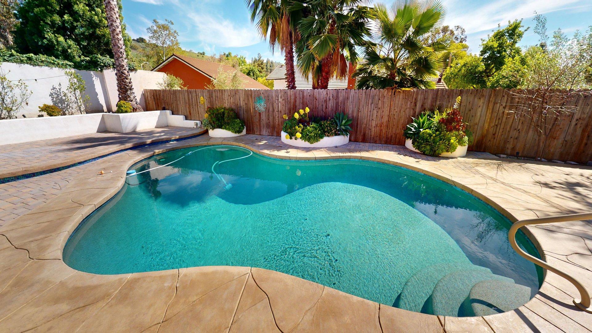 Building Photo - 2802 Sierra Dr