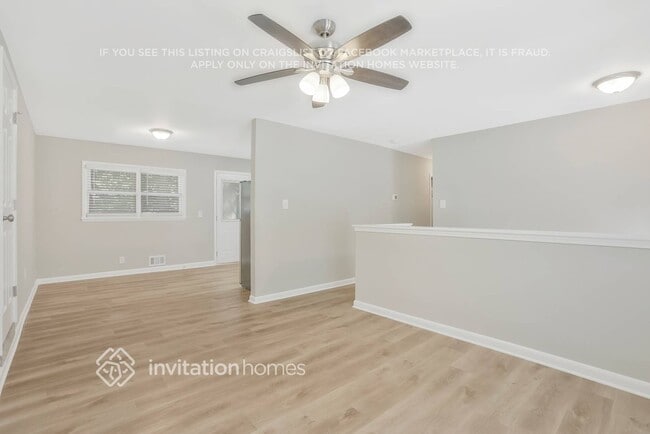 Building Photo - 544 Oakside Dr SW