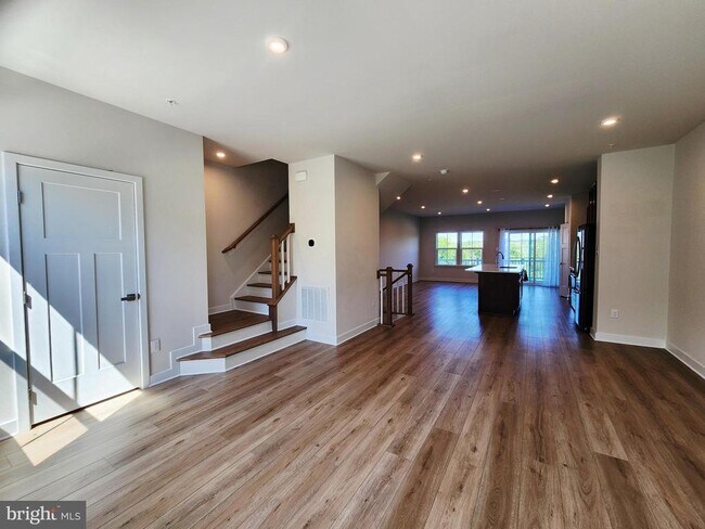 Building Photo - 149 Glory Maple Ln