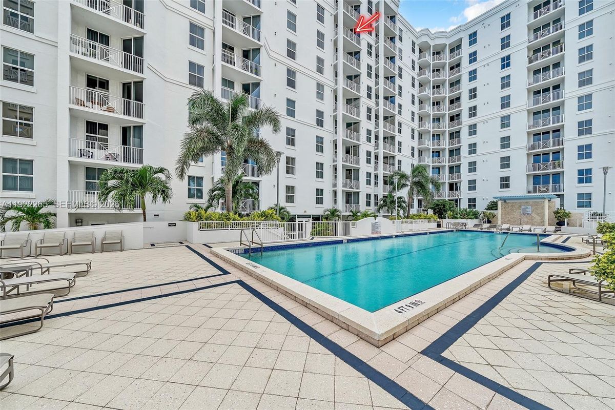 Building Photo - 255 Evernia St