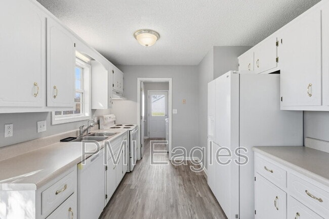 Building Photo - 112 Waterford Dr