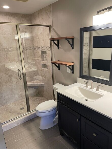 Building Photo - 705 Cash St