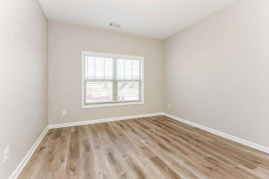Building Photo - 4640 Settlers Grove Rd