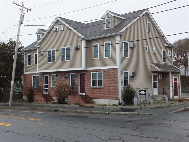 Primary Photo - 1581 Commercial St