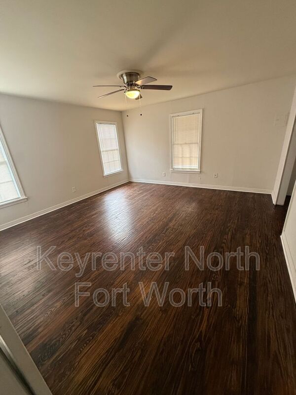 Building Photo - 3770 Wayside Ave