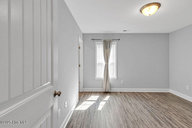 Building Photo - 203 Pastoral Ct