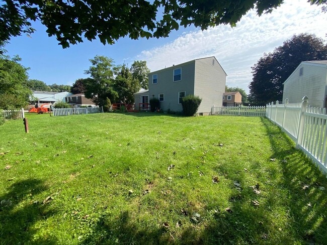 Building Photo - Home for Lease