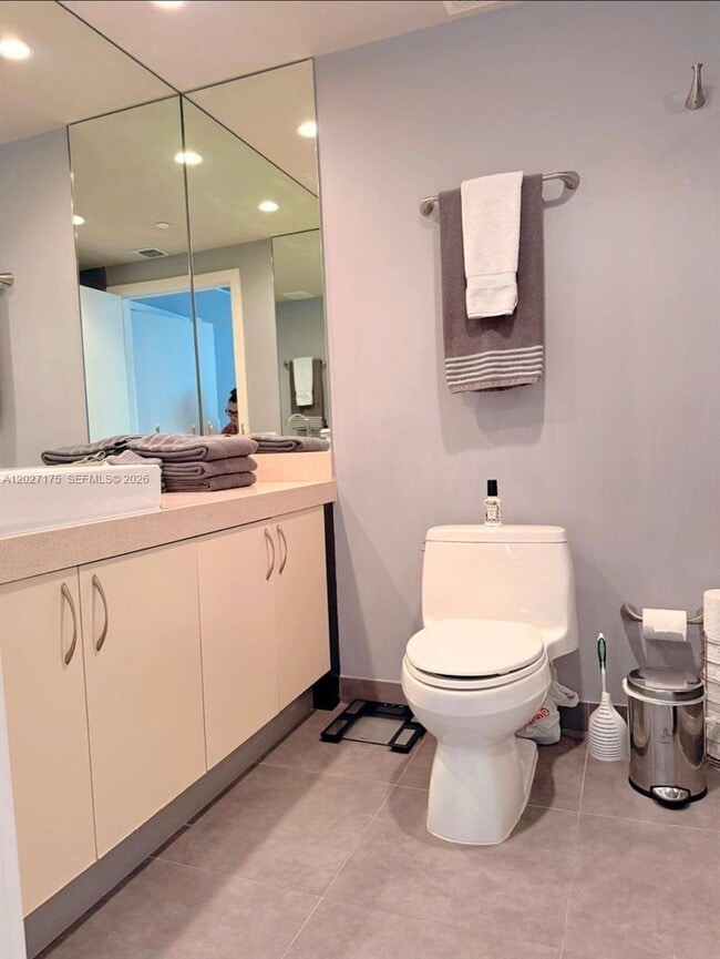 Building Photo - 2135 Washington Ct