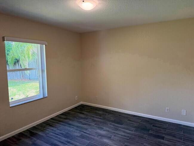 Building Photo - 14011 Veronica Ct