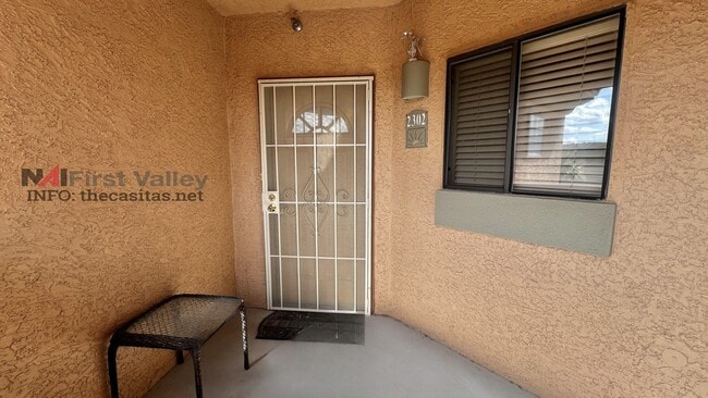 Building Photo - 2 Bedrooms, 2 Baths
