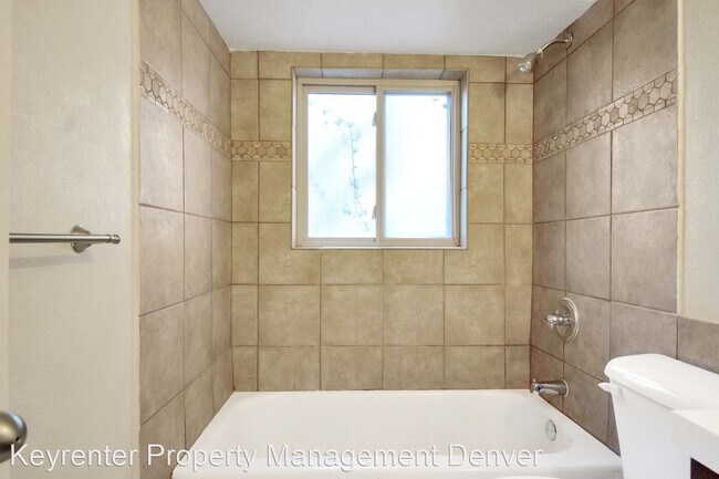 Building Photo - 3 br, 3 bath House - 4530 Holland St