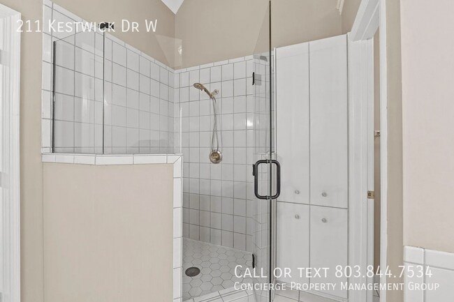 Building Photo - 211 Kestwick Dr W