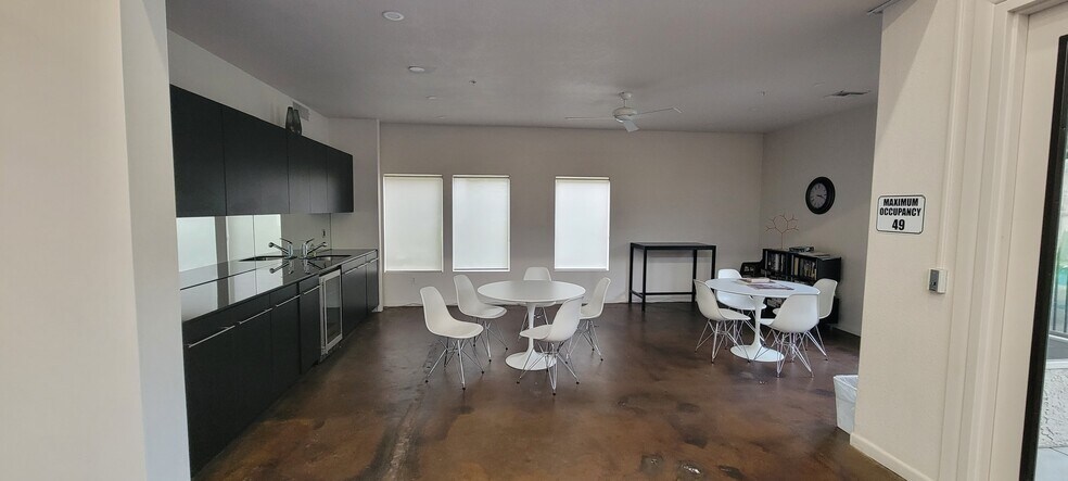 Clubhouse - 1295 N Ash St