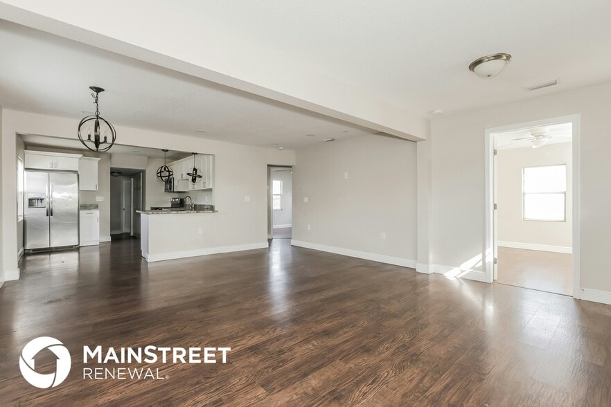 Building Photo - 4917 Emerson Ave S