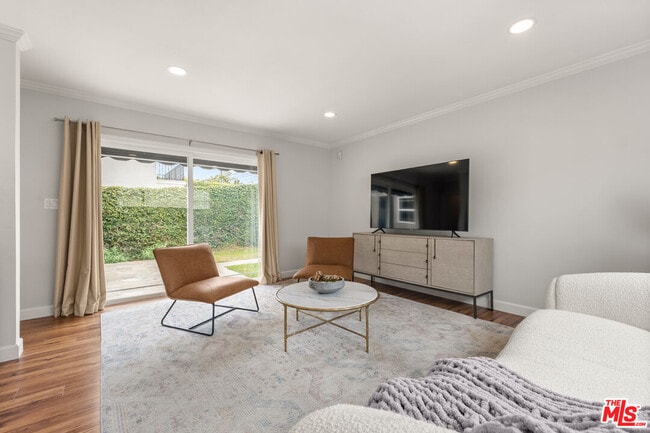 Building Photo - 419 S Almont Dr