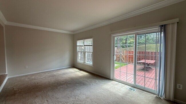 Building Photo - Lake Ridge Townhouse