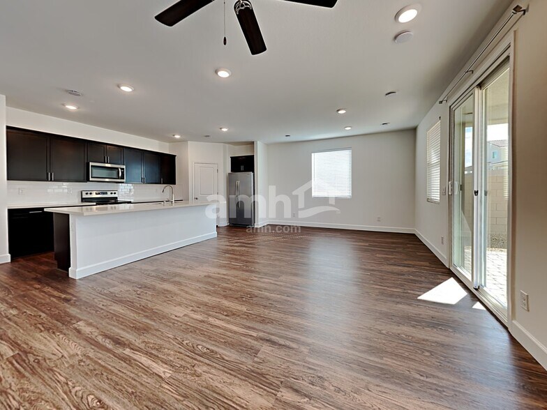 Building Photo - 9121 S Conquistador St