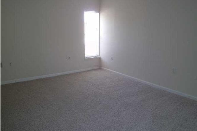 Building Photo - 402 Marshall Ct