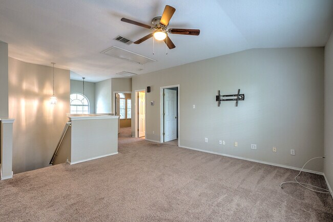 Building Photo - 807 Settlement St